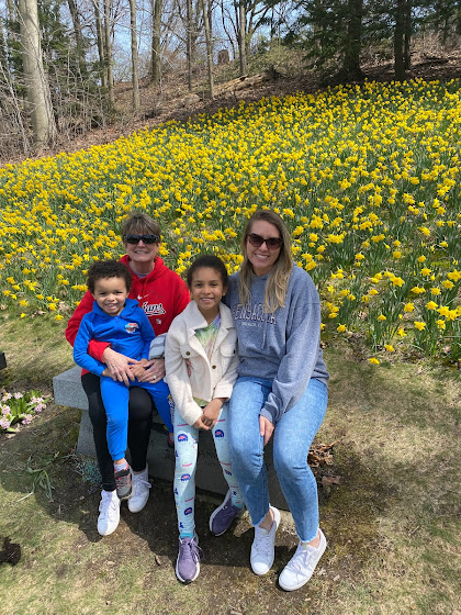 Family at Daffodil Hill - Lake View Cemetery - Cleveland, Ohio